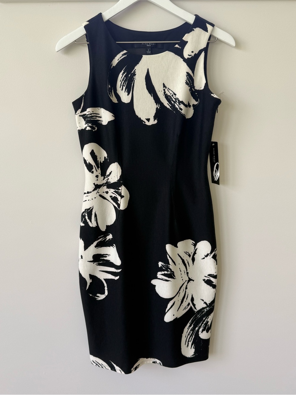 NWT Nine West Black & White Floral Midi Sheath Dress (Size 2)